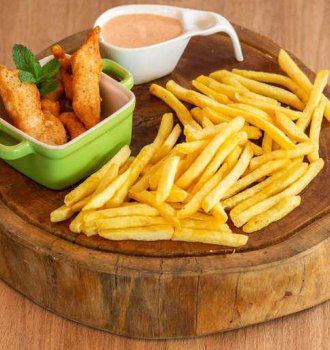 Batata Fast Food Bem Brasi com frango frito e molho chipotle 