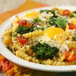 Assado de Batata Bem Brasil Com Ovos e Espinafre