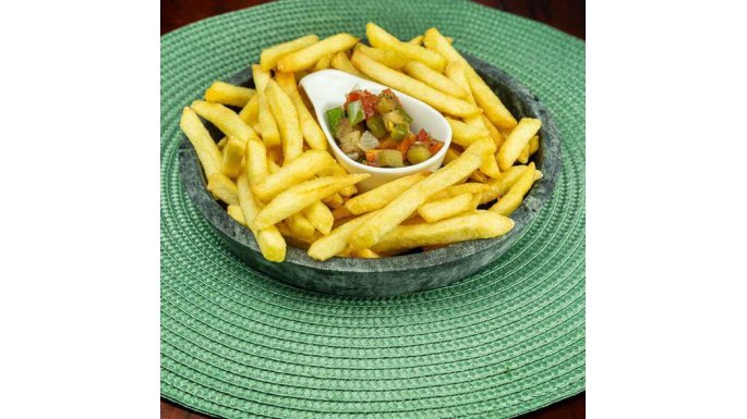 Batata Tradicional Bem Brasil com caponata de berinjela