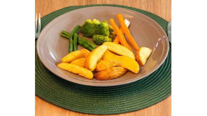 Batata Rstica Tradicional Bem Brasil  com legumes na manteiga